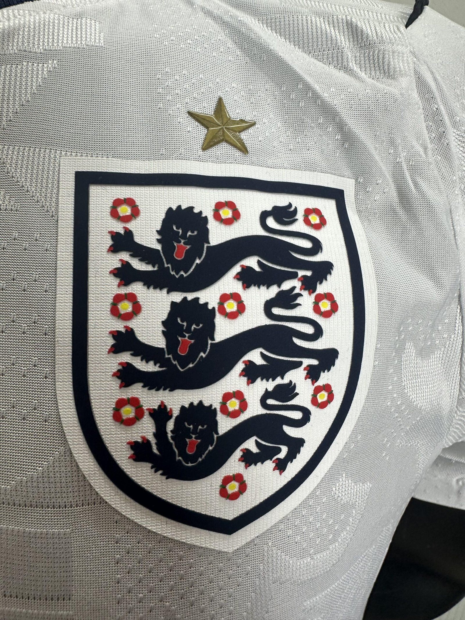 BELLINGHAM 10 England Home Jersey – Player Version (Half Sleeve) - Image 4