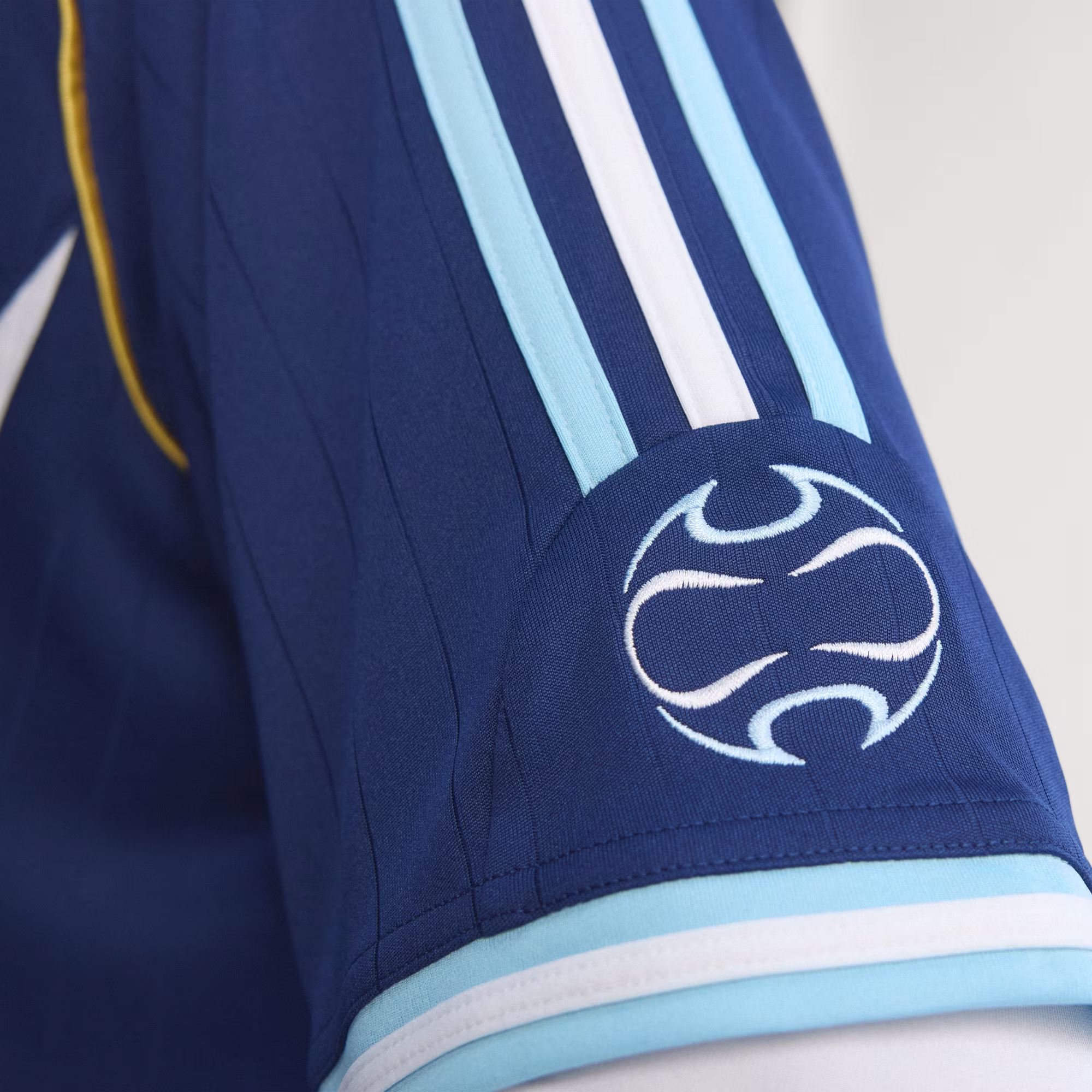 Messi 19 Argentina World Cup 2006 Away Jersey (Half Sleeve) - Retro Edition - Image 2
