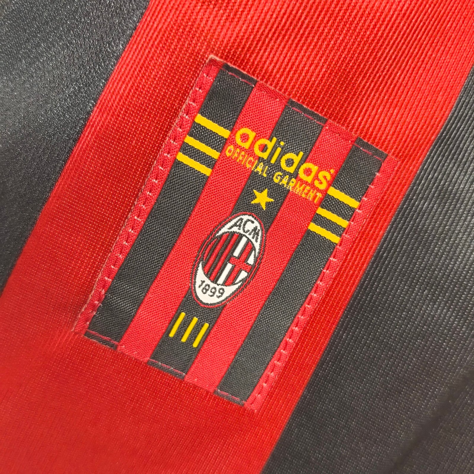 AC Milan 98-99 Home Vintage Half Sleeve- Retro Jersey - Image 4