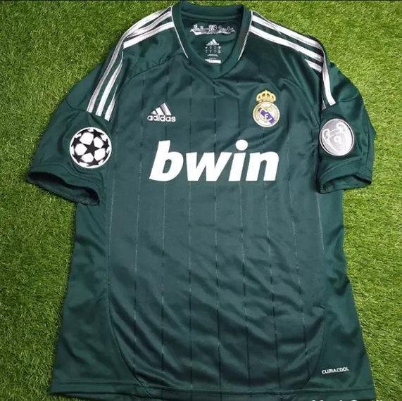 RONALDO 7 Real Madrid 12-13 Green Retro UCL Jersey - Half Sleeve - Image 5